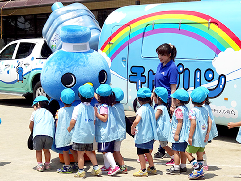 幼稚園での水分補給イベント