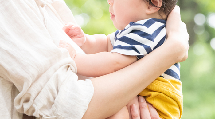 医師監修 赤ちゃんが麦茶を飲める時期はいつから ウォーターサーバー 宅配水の子育てアクア